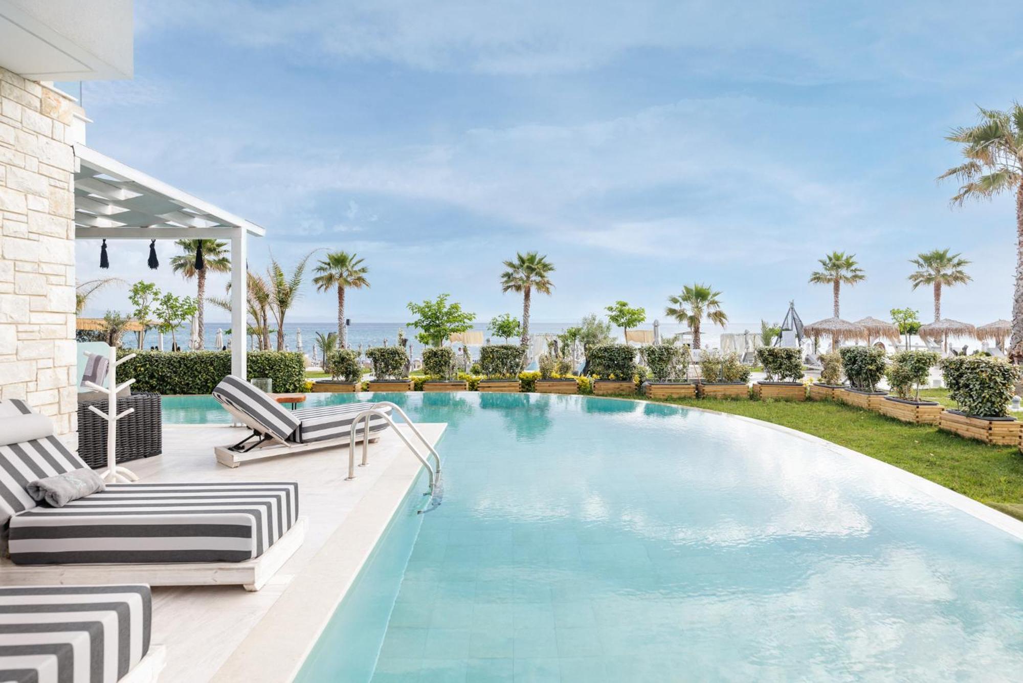 Blue Carpet Luxury Suites Пефкохорі Екстер'єр фото